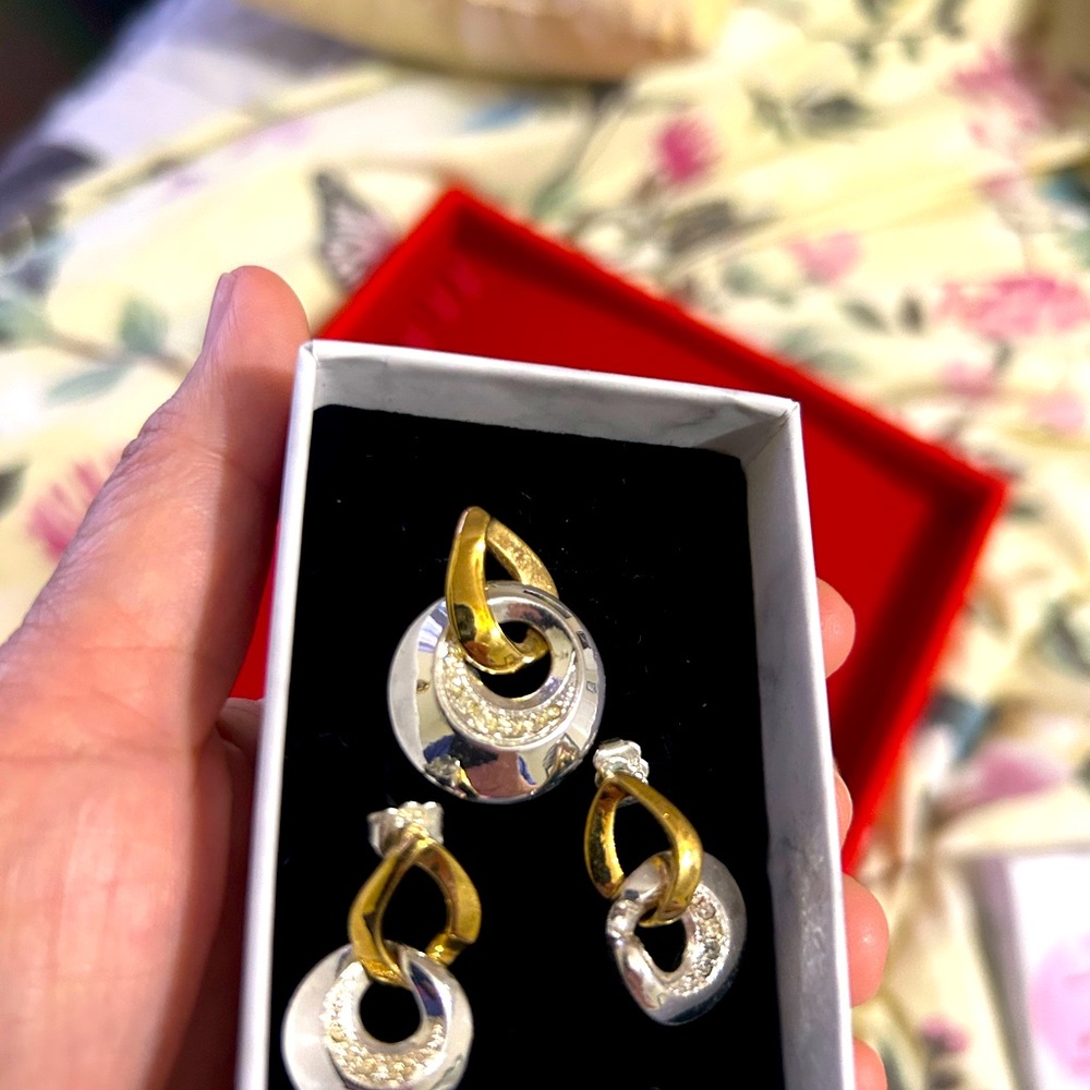 Elegant Gold and Silver Jewelry Set